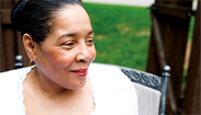 Mujer sonriendo Mujer sonriendo