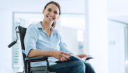 mujer en silla de ruedas mujer en silla de ruedas